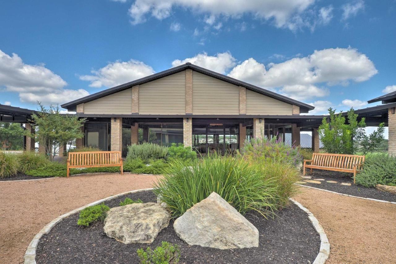 Waterfront Lake Travis Home With Pool Access! Point Venture Esterno foto